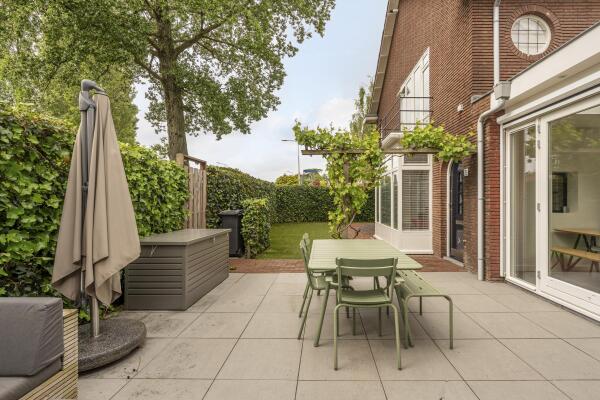 photo 2 Graaf Aelbrechtlaan 76